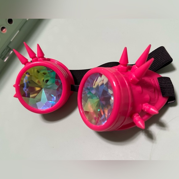 Pink Kaleidoscope Goggles with Spikes - Picture 2 of 3